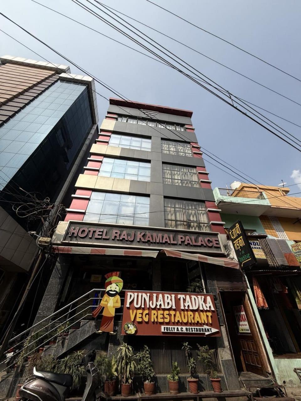 Rajkamal Palace - Near Kashi Vishwanath Temple - Varanasi — Fotos 3